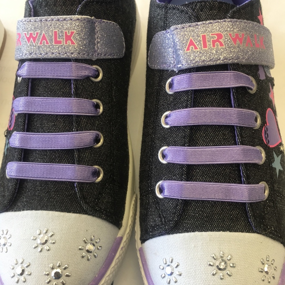 Air walk girls Sneakers.sizes 2. 1/2 kids size